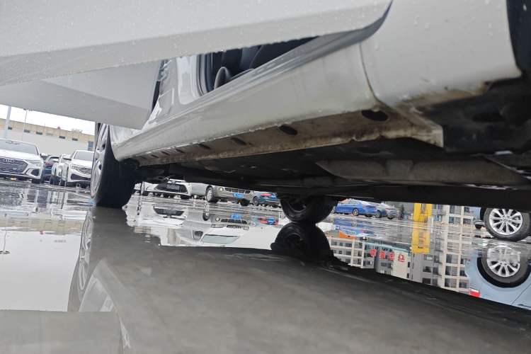 Used Toyota YARiS L Zhi Xuan 2020 1.5L CVT Leading Edition Right Side Sill