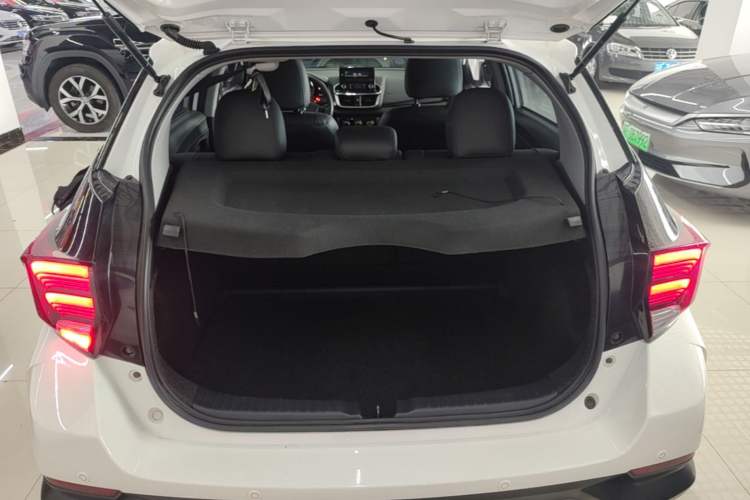 Used Toyota YARiS L Zhi Xuan 2020 X-Trail X 1.5L CVT Leading Edition Trunk