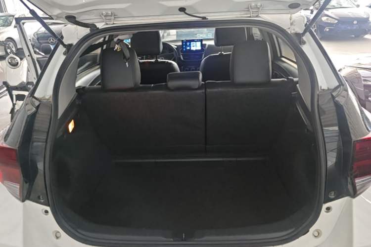 Used Toyota YARiS L Zhi Xuan 2020 X-Trail X 1.5L CVT Luxury Edition Trunk