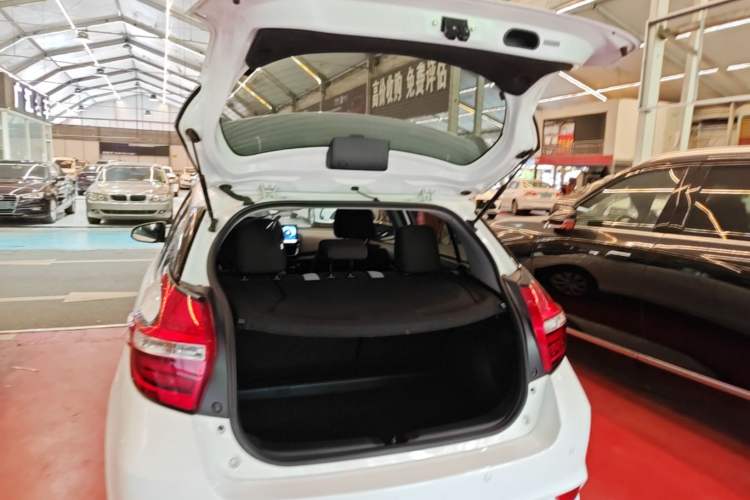 Used Toyota YARiS L Zhi Xuan 2020 1.5L CVT Leading Edition Trunk