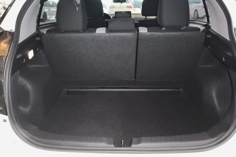 Used Toyota YARiS L Zhi Xuan 2020 X-Trail X 1.5L CVT Leading Edition Trunk