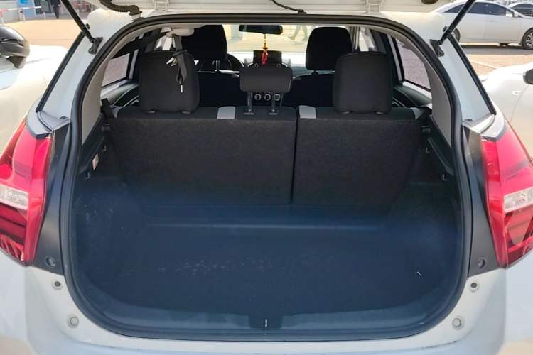 Used Toyota YARiS L Zhi Xuan 2020 1.5L CVT Leading Edition Trunk