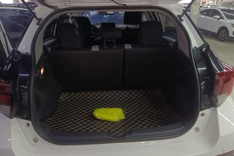 Used Toyota YARiS L Zhi Xuan 2020 X-Trail X 1.5L CVT Leading Edition Trunk