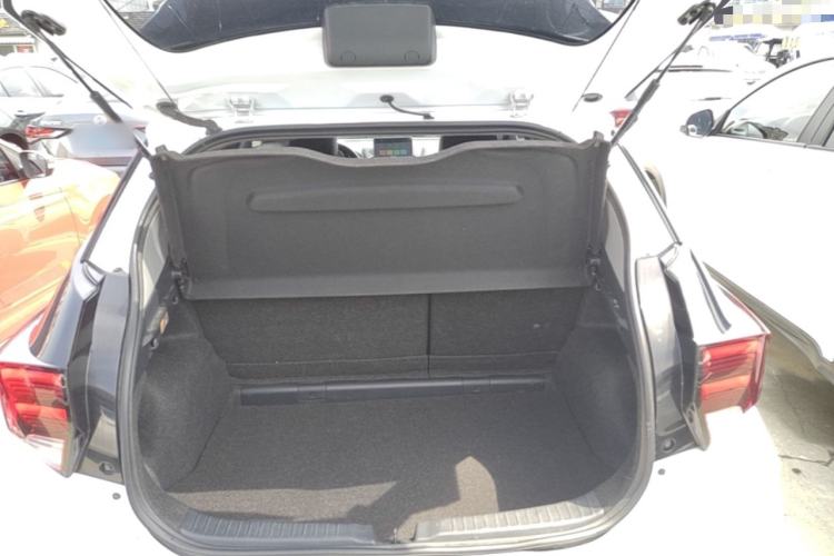 Used Toyota YARiS L Zhi Xuan 2020 X-Trail X 1.5L CVT Prestige Edition Trunk