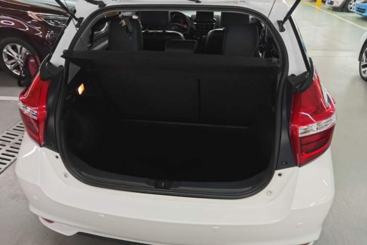 Used Toyota YARiS L Zhi Xuan 2020 1.5L CVT Luxury Edition Trunk