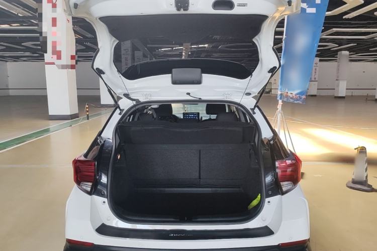 Used Toyota YARiS L Zhi Xuan 2020 X-Trail X 1.5L CVT Leading Edition Trunk