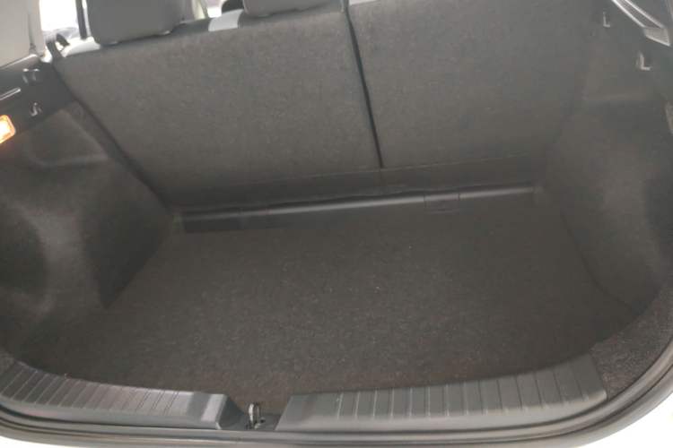 Used Toyota YARiS L Zhi Xuan 2020 X-Trail X 1.5L CVT Leading Edition Trunk