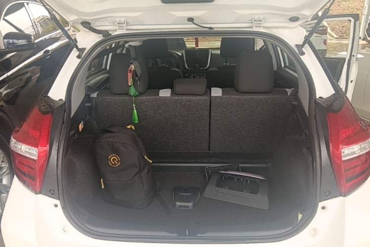 Used Toyota YARiS L Zhi Xuan 2020 1.5L CVT Leading Edition Trunk