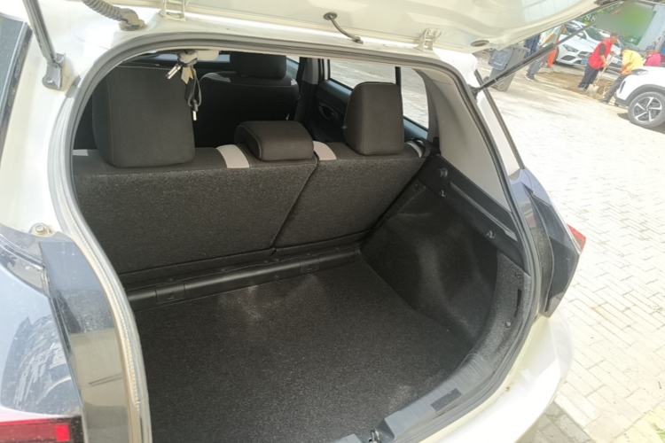 Used Toyota YARiS L Zhi Xuan 2020 X-Trail X 1.5L CVT Leading Edition Trunk