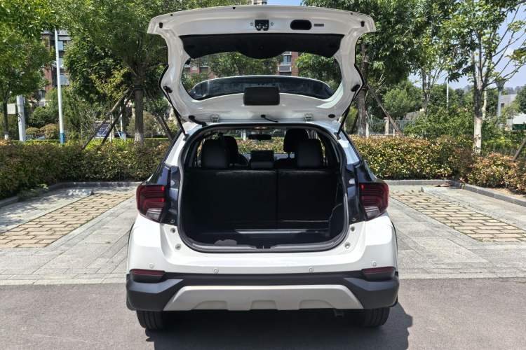 Used Toyota YARiS L Zhi Xuan 2020 X-Trail X 1.5L CVT Luxury Edition Trunk