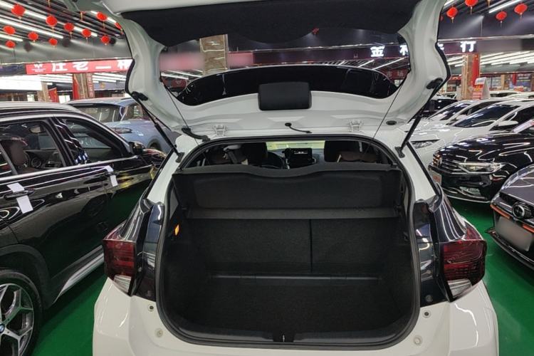 Used Toyota YARiS L Zhi Xuan 2020 X-Trail X 1.5L CVT Leading Edition Trunk