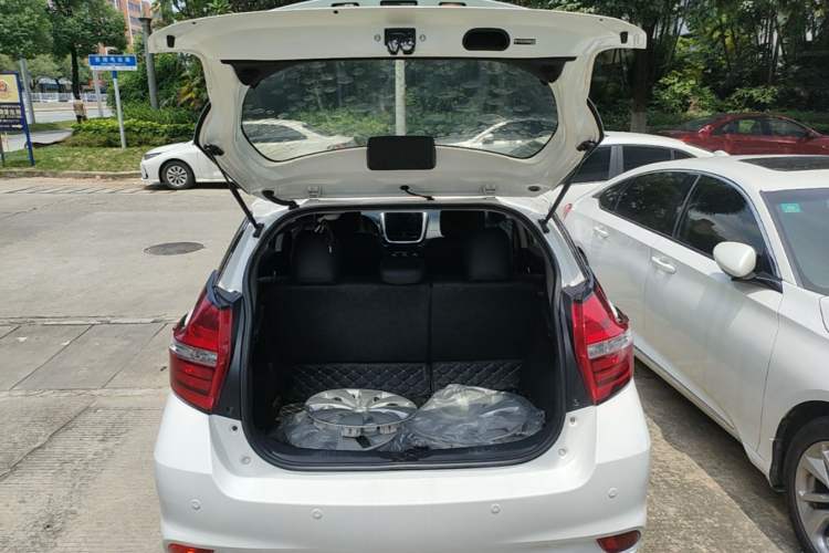 Used Toyota YARiS L Zhi Xuan 2020 1.5L CVT Leading Edition Trunk