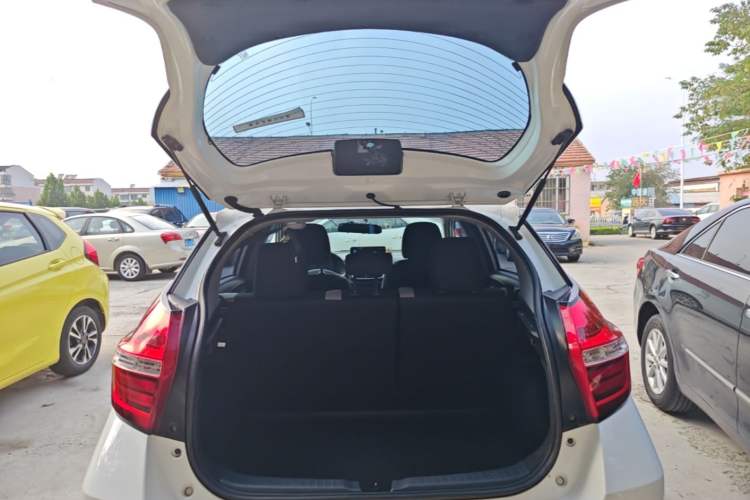 Used Toyota YARiS L Zhi Xuan 2020 1.5L CVT Leading Edition Trunk