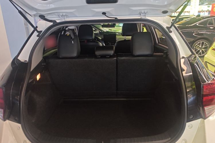 Used Toyota YARiS L Zhi Xuan 2020 X-Trail X 1.5L CVT Luxury Edition Trunk