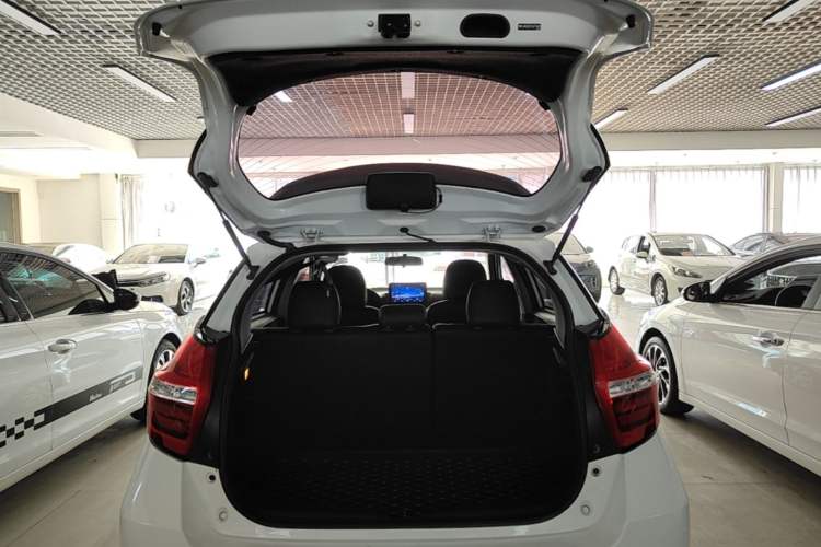 Used Toyota YARiS L Zhi Xuan 2020 1.5L CVT Leading Edition Trunk