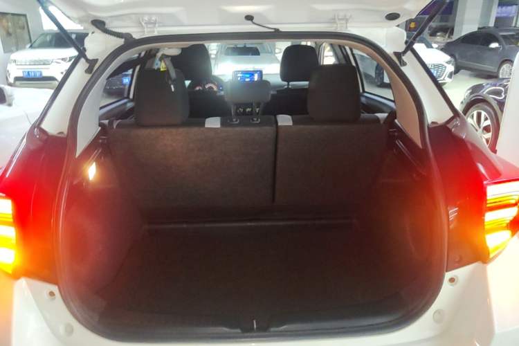 Used Toyota YARiS L Zhi Xuan 2020 X-Trail X 1.5L CVT Leading Edition Trunk