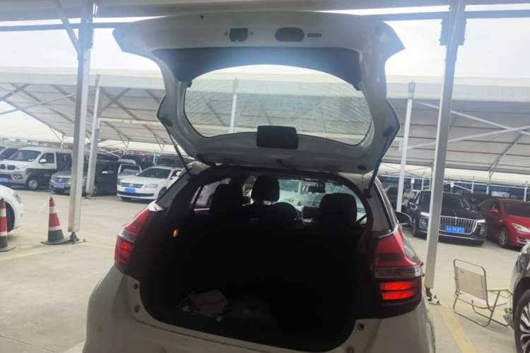 Used Toyota YARiS L Zhi Xuan 2020 1.5L CVT Leading Edition Trunk