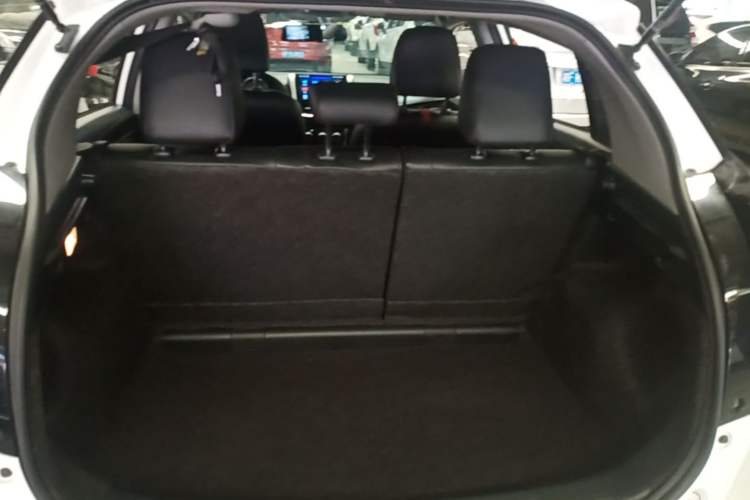 Used Toyota YARiS L Zhi Xuan 2020 X-Trail X 1.5L CVT Luxury Edition Trunk