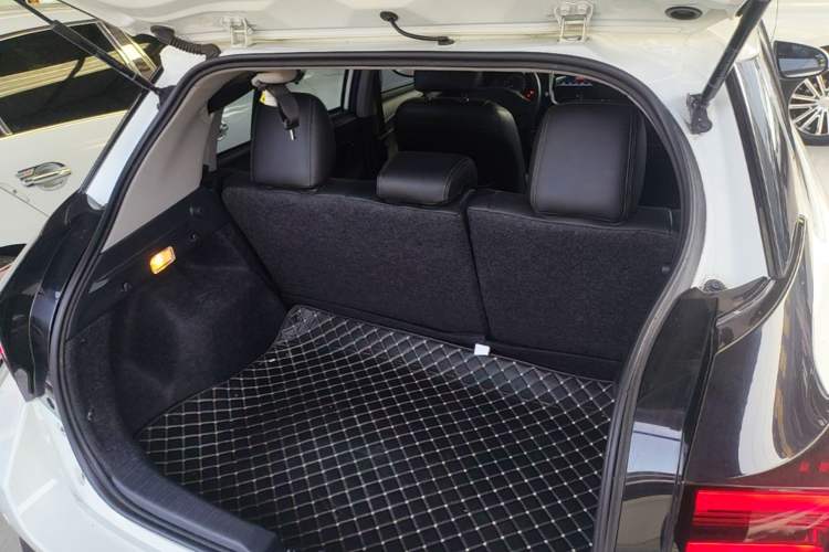 Used Toyota YARiS L Zhi Xuan 2020 X-Trail X 1.5L CVT Leading Edition Trunk