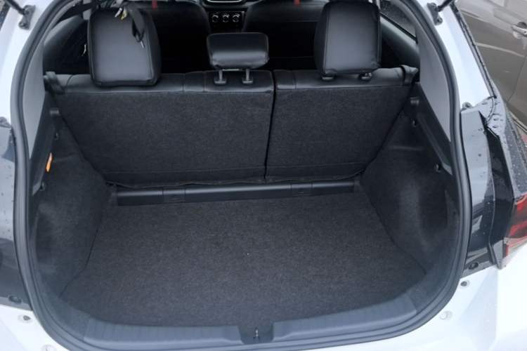 Used Toyota YARiS L Zhi Xuan 2020 X-Trail X 1.5L CVT Luxury Edition Trunk
