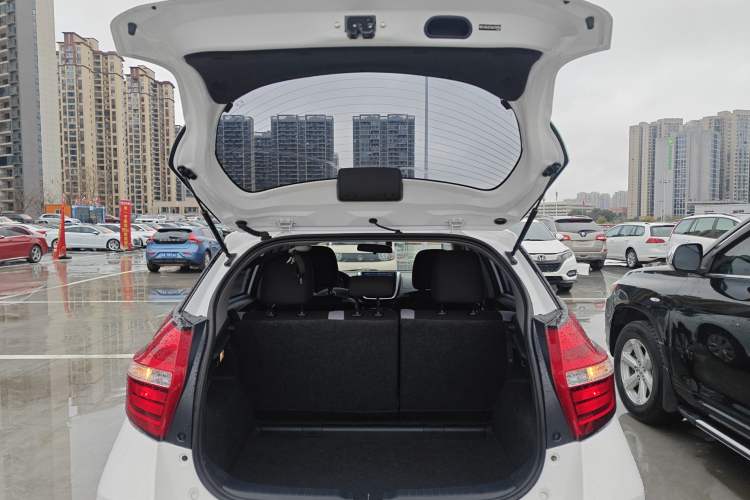 Used Toyota YARiS L Zhi Xuan 2020 1.5L CVT Leading Edition Trunk