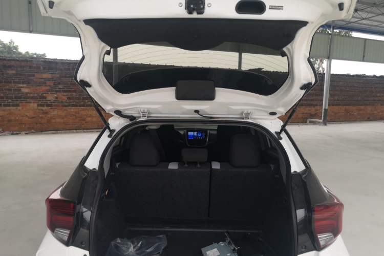 Used Toyota YARiS L Zhi Xuan 2020 X-Trail X 1.5L CVT Leading Edition Trunk