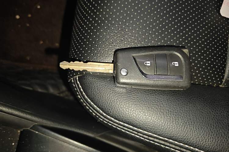 Used Toyota YARiS L Zhi Xuan 2020 1.5L CVT Leading Edition Vehicle Key