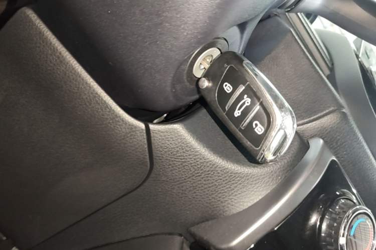 Used Toyota YARiS L Zhi Xuan 2020 X-Trail X 1.5L CVT Leading Edition Vehicle Key
