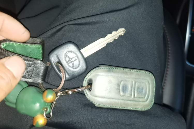 Used Toyota YARiS L Zhi Xuan 2020 X-Trail X 1.5L CVT Luxury Edition Vehicle Key