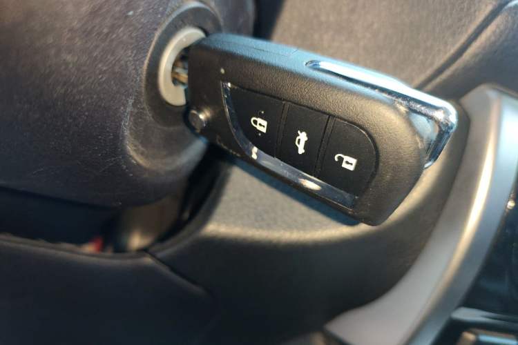 Used Toyota YARiS L Zhi Xuan 2020 X-Trail X 1.5L CVT Luxury Edition Vehicle Key