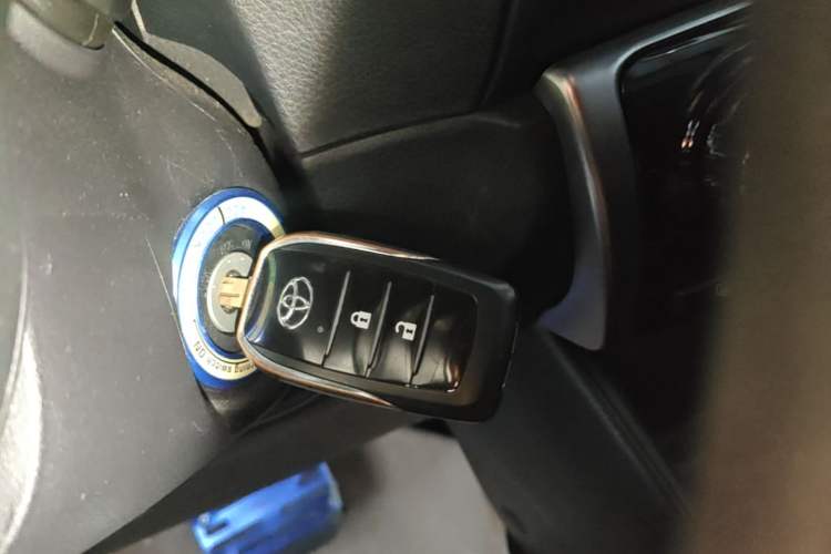 Used Toyota YARiS L Zhi Xuan 2020 X-Trail X 1.5L CVT Luxury Edition Vehicle Key