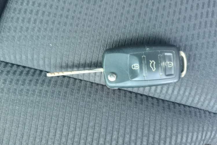 Used Toyota YARiS L Zhi Xuan 2020 1.5L CVT Leading Edition Vehicle Key