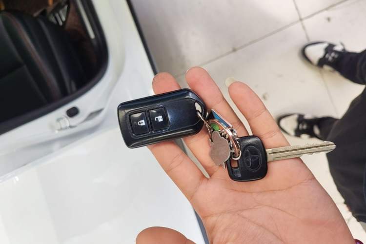 Used Toyota YARiS L Zhi Xuan 2020 X-Trail X 1.5L CVT Leading Edition Vehicle Key
