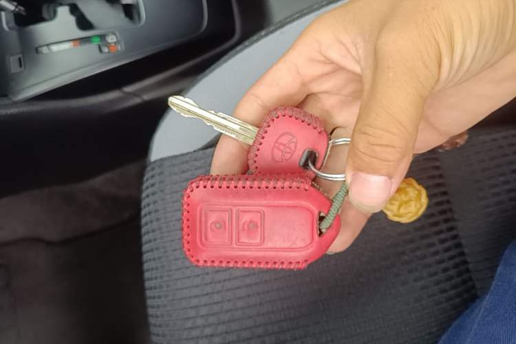 Used Toyota YARiS L Zhi Xuan 2020 1.5L CVT Leading Edition Vehicle Key