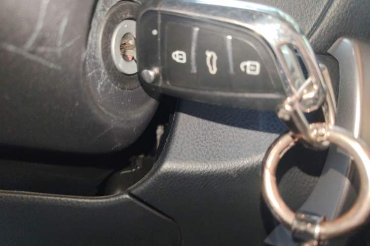 Used Toyota YARiS L Zhi Xuan 2020 X-Trail X 1.5L CVT Leading Edition Vehicle Key