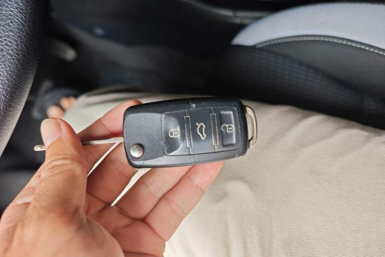 Used Toyota YARiS L Zhi Xuan 2020 1.5L CVT Leading Edition Vehicle Key