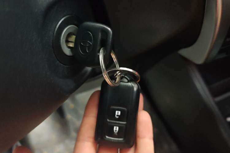 Used Toyota YARiS L Zhi Xuan 2020 1.5L CVT Leading Edition Vehicle Key