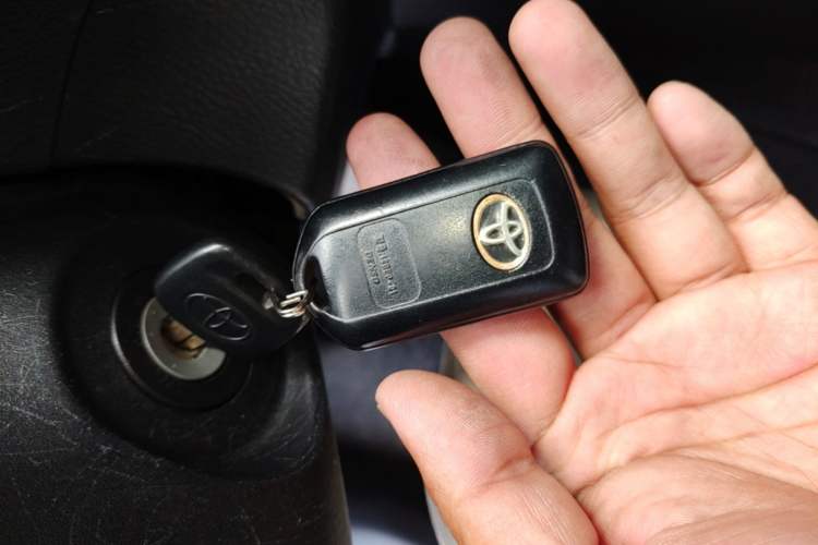 Used Toyota YARiS L Zhi Xuan 2020 X-Trail X 1.5L CVT Leading Edition Vehicle Key