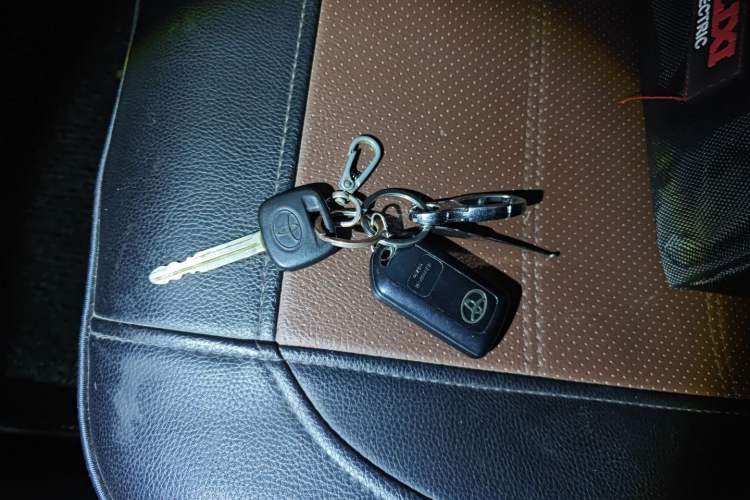 Used Toyota YARiS L Zhi Xuan 2020 1.5L CVT Leading Edition Vehicle Key