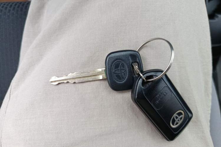 Used Toyota YARiS L Zhi Xuan 2020 X-Trail X 1.5L CVT Leading Edition Vehicle Key