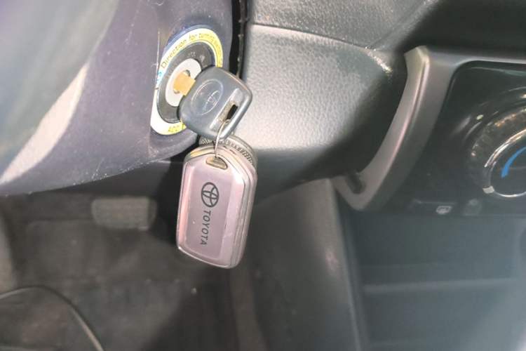 Used Toyota YARiS L Zhi Xuan 2020 X-Trail X 1.5L CVT Leading Edition Vehicle Key