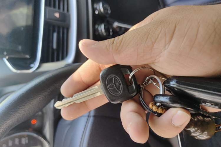 Used Toyota YARiS L Zhi Xuan 2020 1.5L CVT Leading Edition Vehicle Key