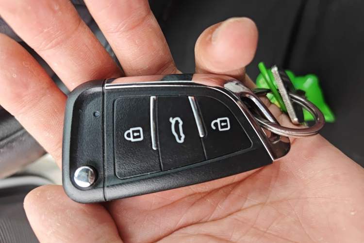 Used Toyota YARiS L Zhi Xuan 2020 X-Trail X 1.5L CVT Leading Edition Vehicle Key