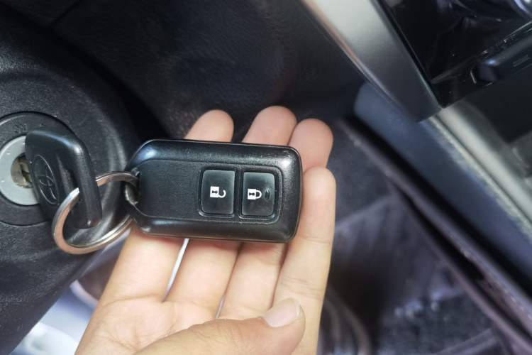 Used Toyota YARiS L Zhi Xuan 2020 1.5L CVT Leading Edition Vehicle Key