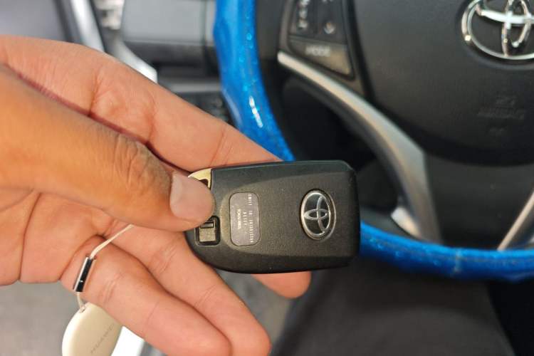 Used Toyota YARiS L Zhi Xuan 2020 X-Trail X 1.5L CVT Prestige Edition Vehicle Key