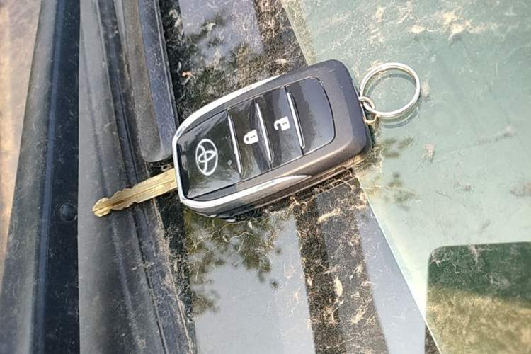 Used Toyota YARiS L Zhi Xuan 2020 1.5L CVT Leading Edition Vehicle Key