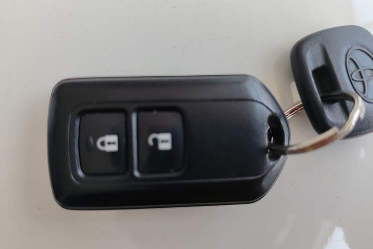 Used Toyota YARiS L Zhi Xuan 2020 X-Trail X 1.5L CVT Leading Edition Vehicle Key