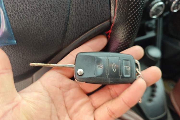 Used Toyota YARiS L Zhi Xuan 2020 1.5L CVT Leading Edition Vehicle Key