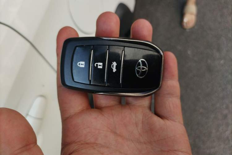 Used Toyota YARiS L Zhi Xuan 2020 X-Trail X 1.5L CVT Leading Edition Vehicle Key