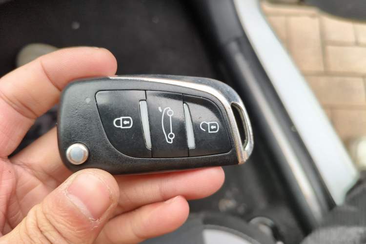 Used Toyota YARiS L Zhi Xuan 2020 X-Trail X 1.5L CVT Leading Edition Vehicle Key